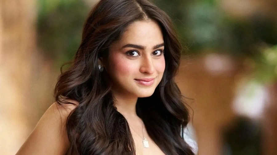 ayesha khan bigg boss age